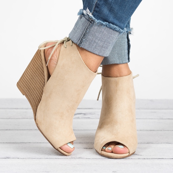 SCENES BEIGE PEEP TOE WEDGES - Picture 3 of 3